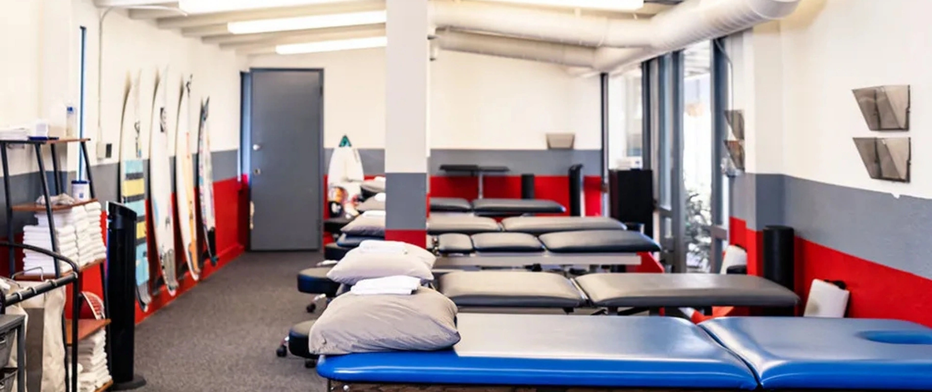 The open treatment floor where one-on-one sessions with a Doctor of Physical Therapy happen at DSC Performance